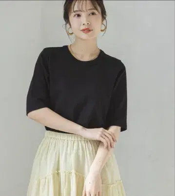 noble 수빈 코튼 5분 소매 T셔츠 블랙