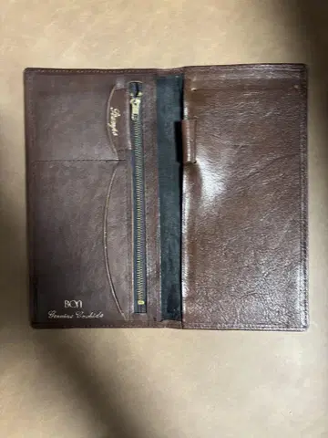 다크 브라운 가죽 장지갑
