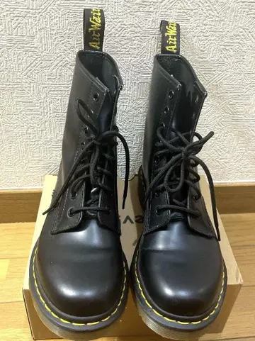 Dr. Martens 닥터마틴 8홀 25cm
