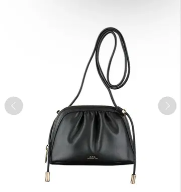 A.P.C. 블랙 숄더백 개더