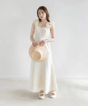 RANDA 볼륨 프릴 원피스