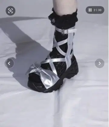 변덕스러운 베이비 리본 레이스업 샌들