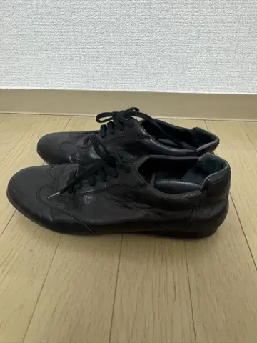 BA LLY 블랙 가죽 스니커즈