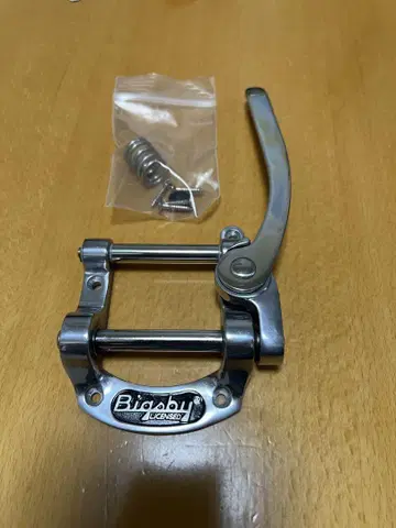 Bigsby licensed 트레몰로 유닛
