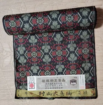 전통적인 무라야마 오시마 명주 꽃무늬 실크 옷감과 빨간색 안감 세트