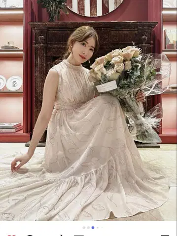 튤립 시폰 롱 드레스 베이지 페탈