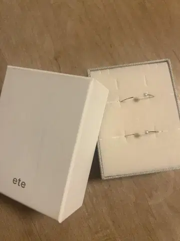 ete 골드 후프 귀걸이 펄 장식