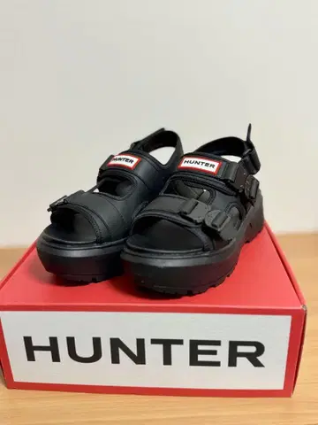 HUNTER 블랙 스포츠 샌들 UK6