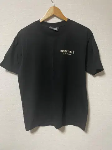 에센셜 티셔츠