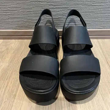 크록스 브루클린 로우지 여성용 W8 24cm