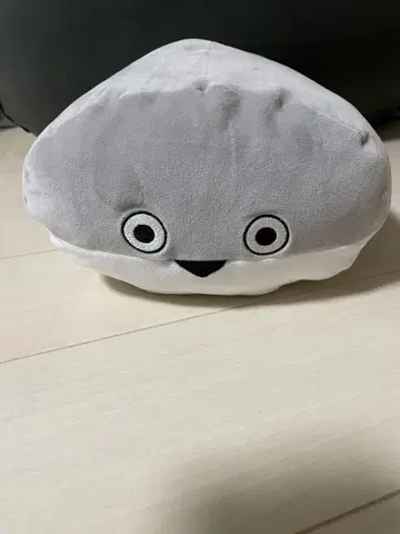 쫄깃쫄깃 누워서 쉴 수 있는 쿠션 사카반 버스피스 그레이