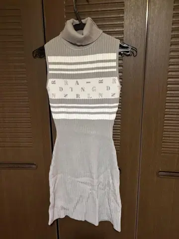 다리치 원피스 인기 완판템 로고