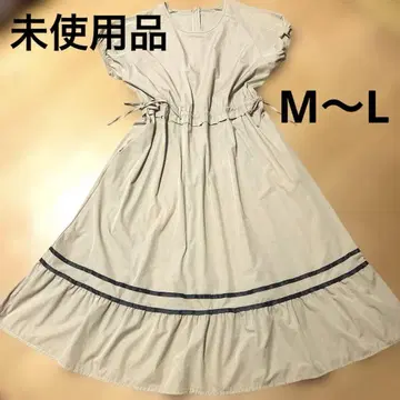 리본 장식 베이지색 반소매 긴 원피스 M~L 사이즈, 미사용품.