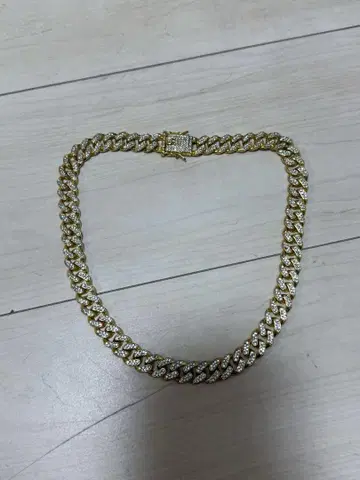 골드 체인 목걸이