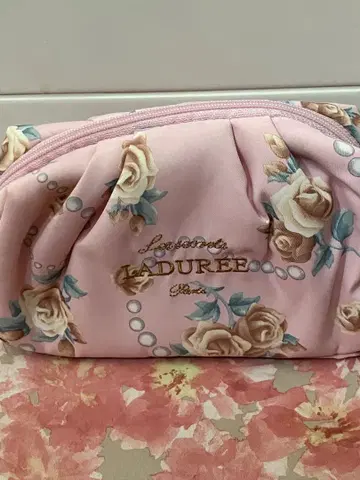 [새상품] LADUREE 꽃무늬 파우치
