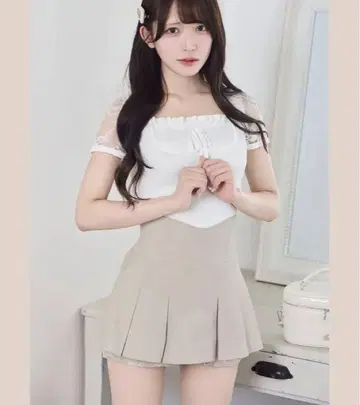 michellMacaron 슬림 레그 플리츠 치마바지 베이지