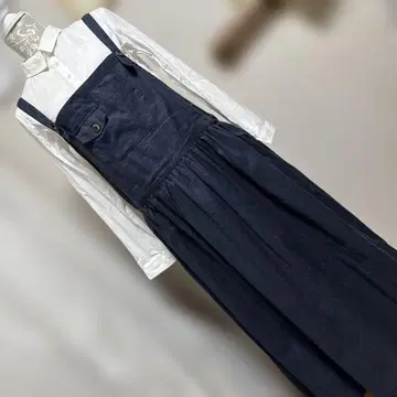 새상품급 cawaii 오버롤 스커트 네이비 계열 린넨 혼방 살로펫