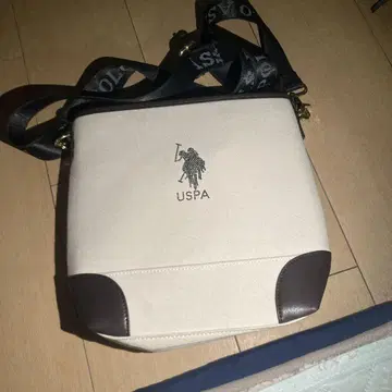 USPA 숄더백 크림/브라운