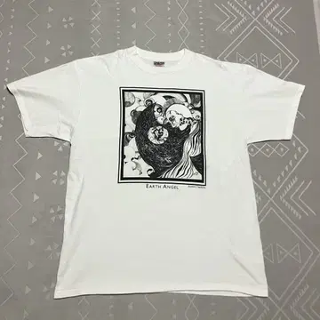 90's ONEITA 모노톤 아트 티셔츠 USA 빈티지 구제 의류