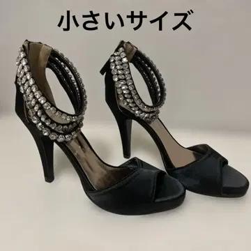 보석 장식 블랙 하이힐