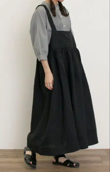 sm2 택 포함 새상품 [ Cross x Linen ] 멜빵 스커트