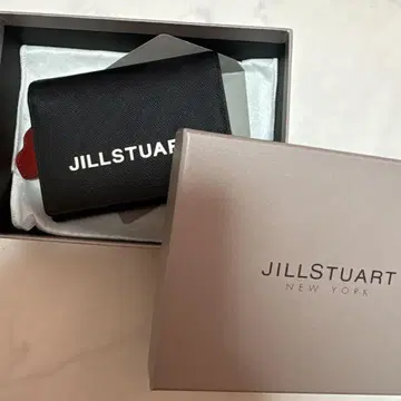 질스튜어트 하트 챠름 HEART CHARM PAPER WALLET