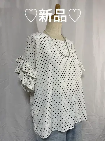 새상품 물방울 패턴 프릴 소매 상의