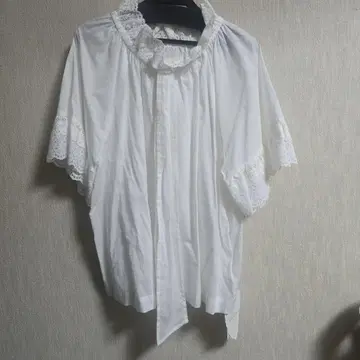 제인 마플 레이스 장식 화이트 셔츠