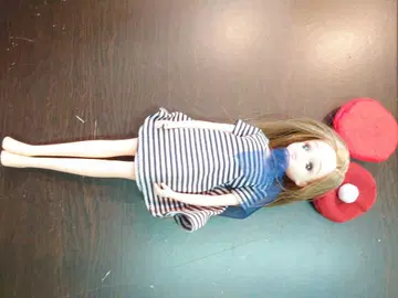 리카짱 인형 스트라이프 드레스 빨간 모자