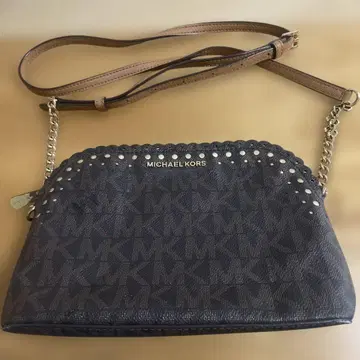 MICHAEL KORS 스터드 숄더백