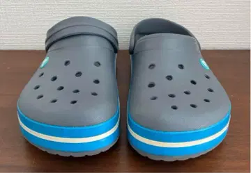 그레이 클로그 샌들