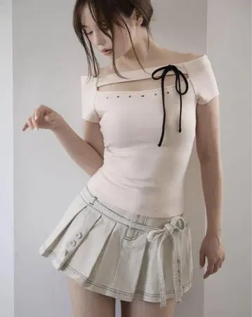 앤드메리 키카 버튼 미니 스커트