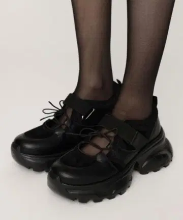 SLY OPEN LACE UP SNEAKER