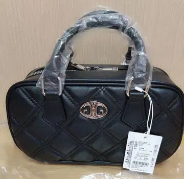 가격 인하 [ 새상품 ] GYDA 퀼팅 rectangle BAG