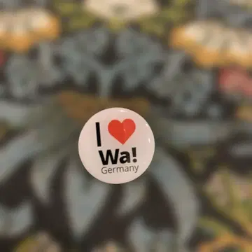 만박 I Wa! Germany 핀 배지