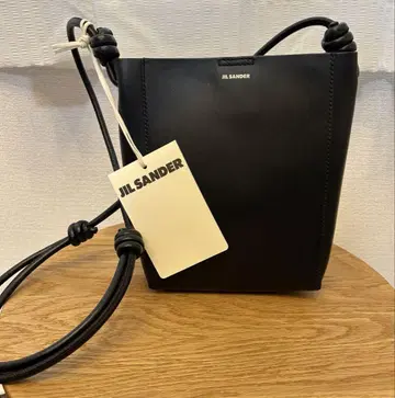 [새상품] Jil Sander 노트 미니 가죽 토트백