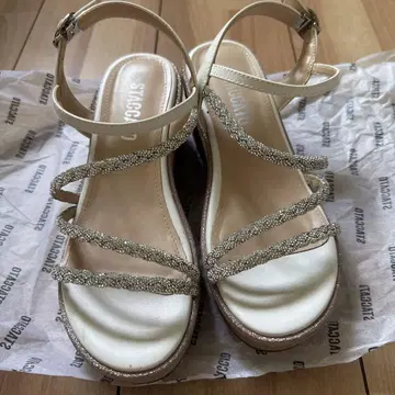 STACCATO 글리터 샌들 23.5cm