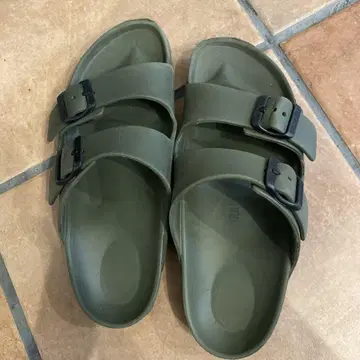 Birkenstock 올리브 더블 버클 샌들