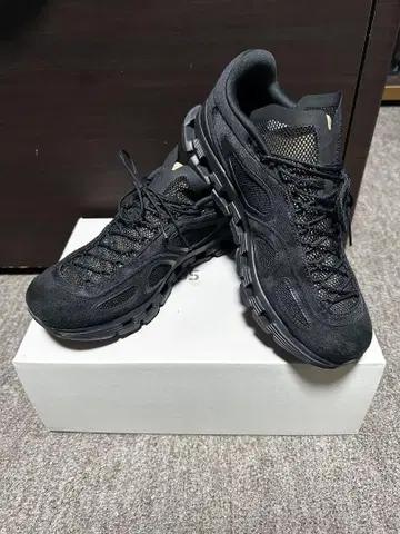 On 온 cloud X FKA 25.5