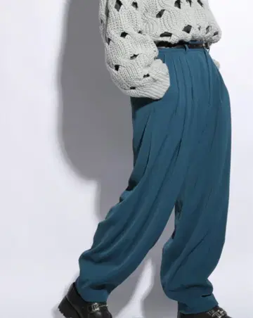 HARE DABO 루즈 테이퍼드 팬츠