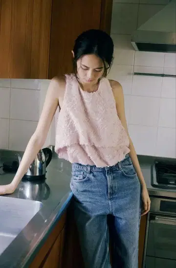 품절 상품 ZARA 프릴 장식 퍼프 소매 톱 XS