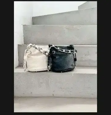 iLOFUL 이로풀 chunky chain bucket bag 블랙