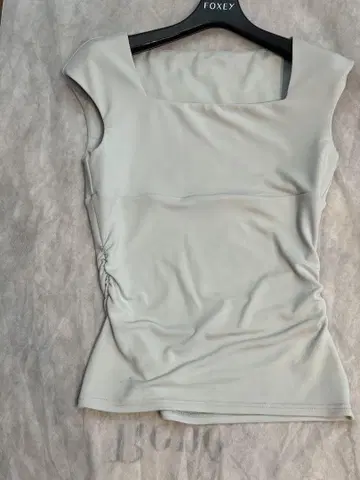 FOXEY NEWYORK 탱크탑 40 하자 있음