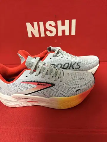 Brooks Hyperion MAX 2 러닝화 글리세린