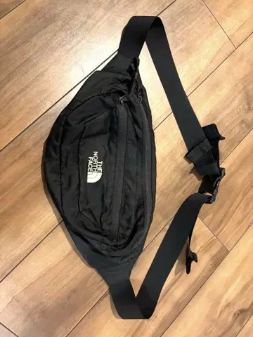 더 노스페이스 보디백 블랙