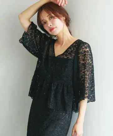 [완판템] mysty woman 2WAY 스캘럽 레이스 블라우스 블랙