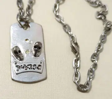스컬 장식 도그태그 목걸이