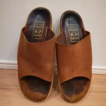 ISLAND SLIPPER 브라운 가죽 샌들