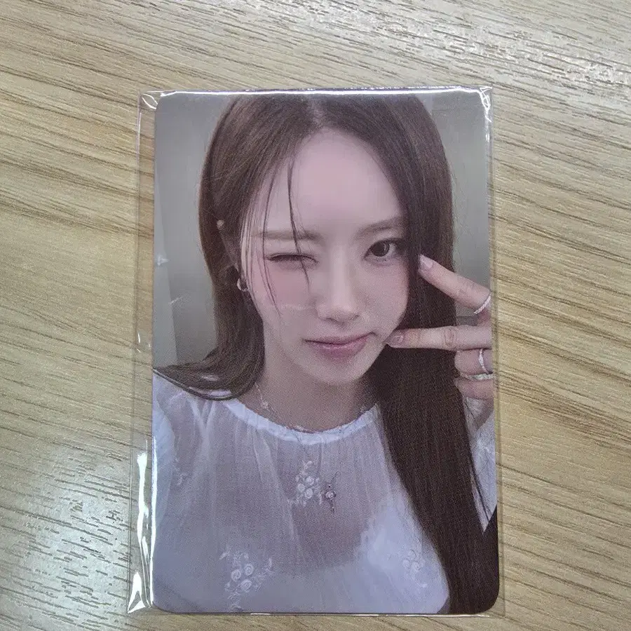 Buy FROMIS_9 Signed albums, Rare photocards on Bunjang!