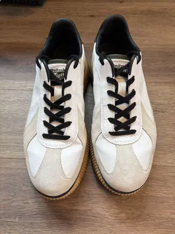 오니츠카타이거 데레시티 28cm